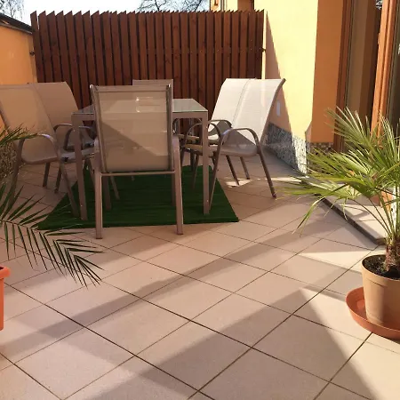 Slunecnice S Terasou Lejlighed *