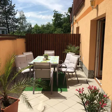 Slunecnice S Terasou Lejlighed