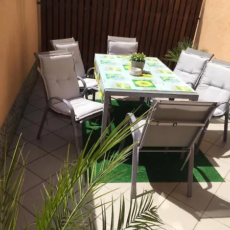 Slunecnice S Terasou Lejlighed